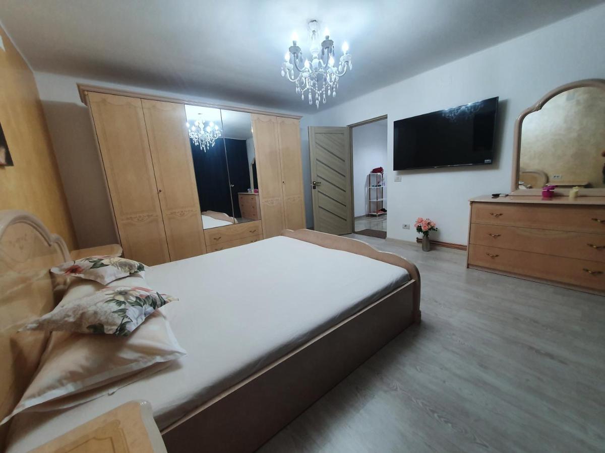 Kriss Apartment Luxury Targu Jiu Luaran gambar